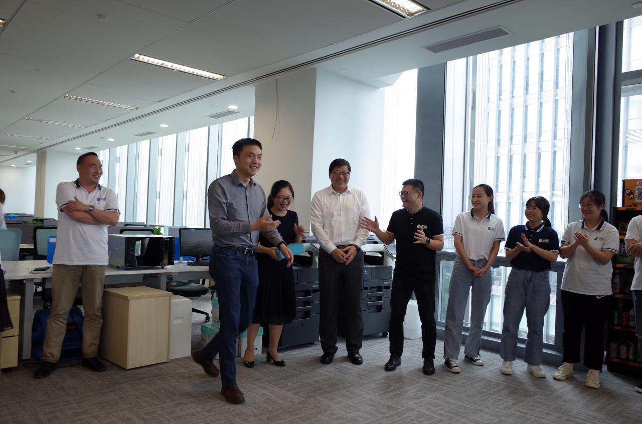 zheng daqing and his party attended the kaiyin lunch meeting